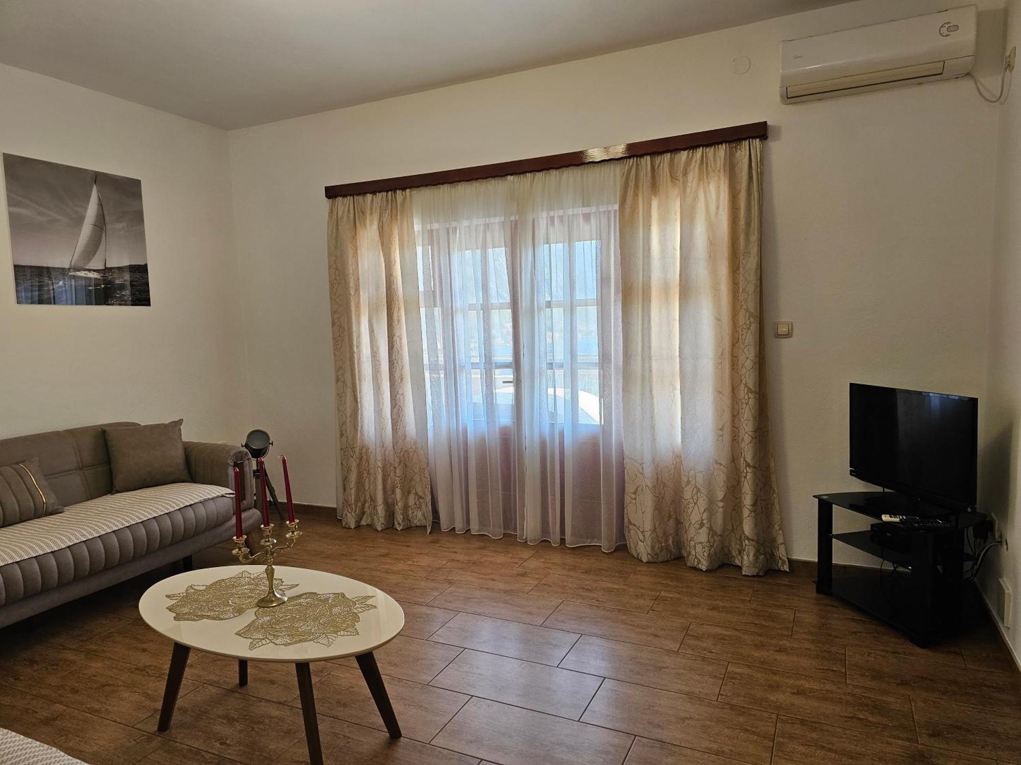 Apartments Nadja Kotor Bagian luar foto