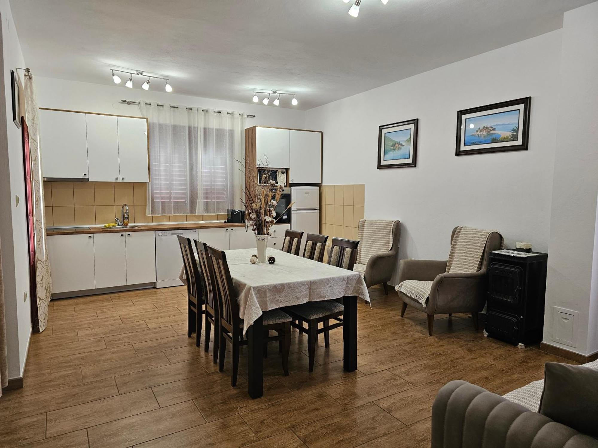 Apartments Nadja Kotor Bagian luar foto