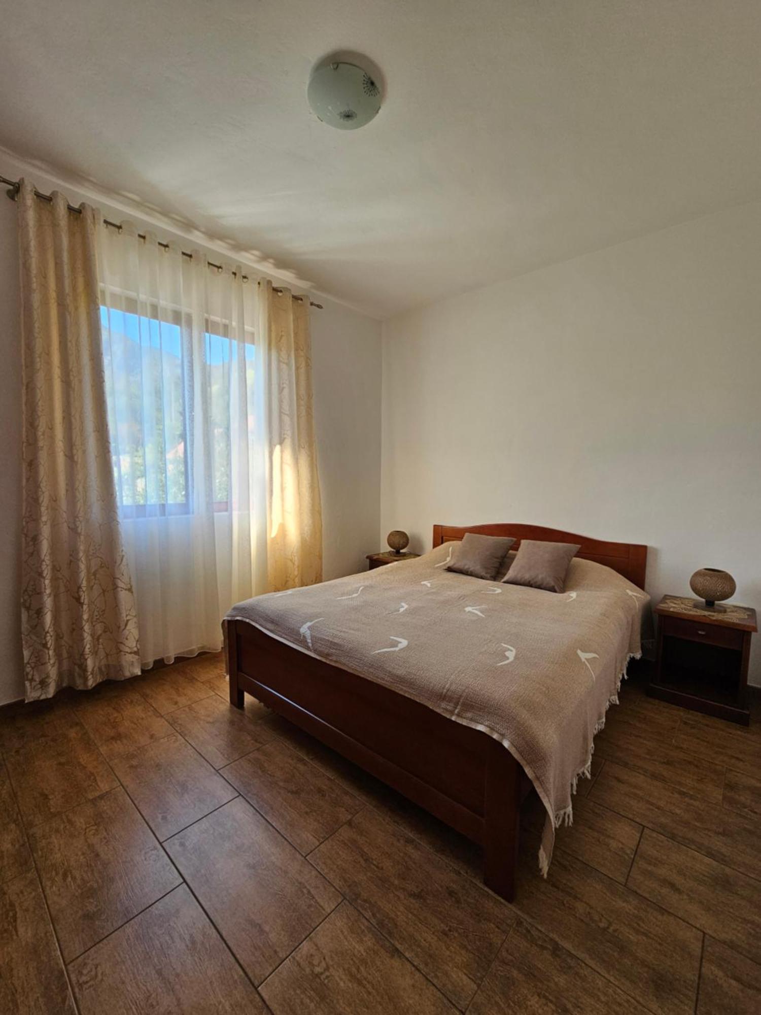 Apartments Nadja Kotor Bagian luar foto