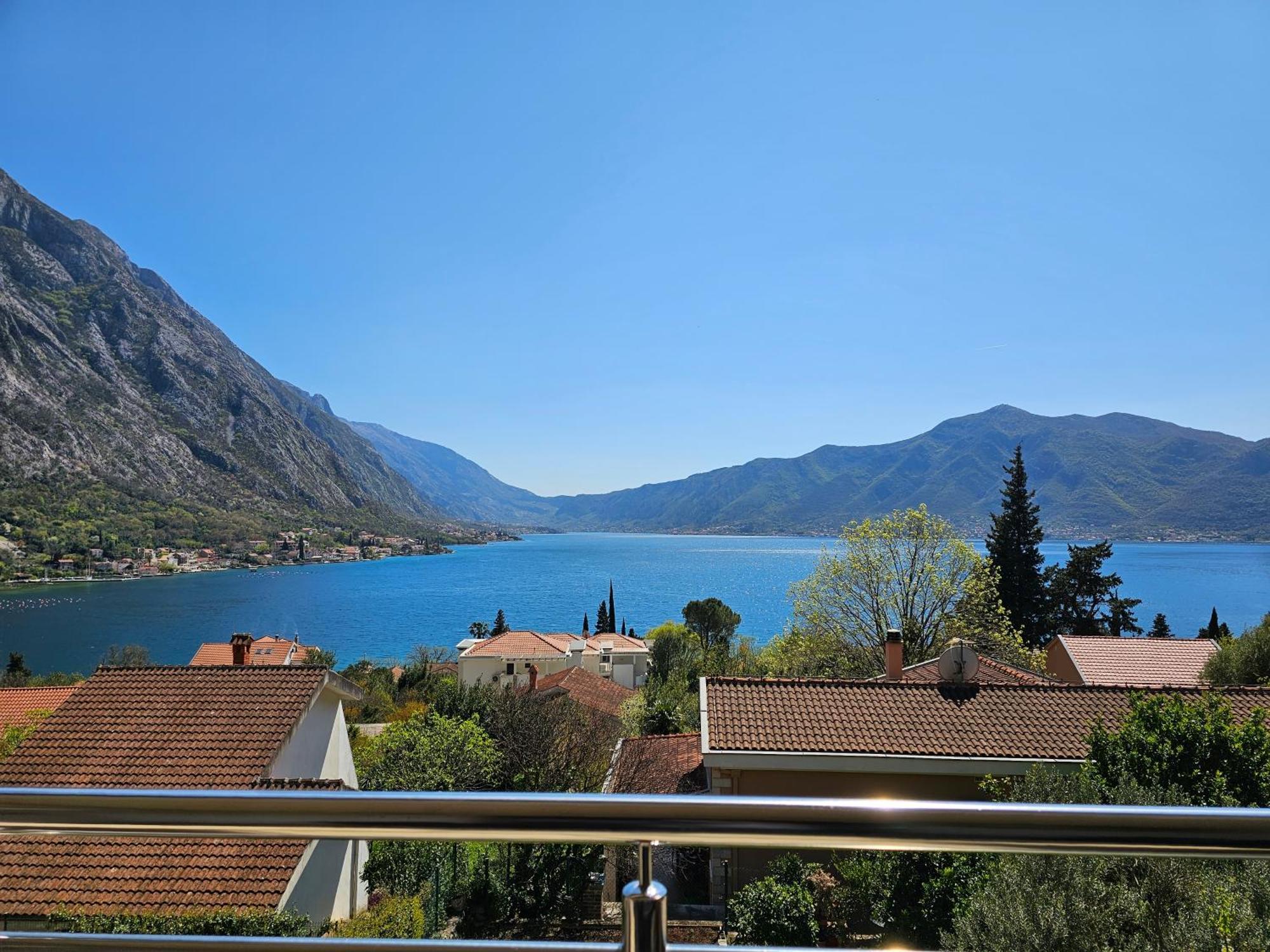 Apartments Nadja Kotor Bagian luar foto