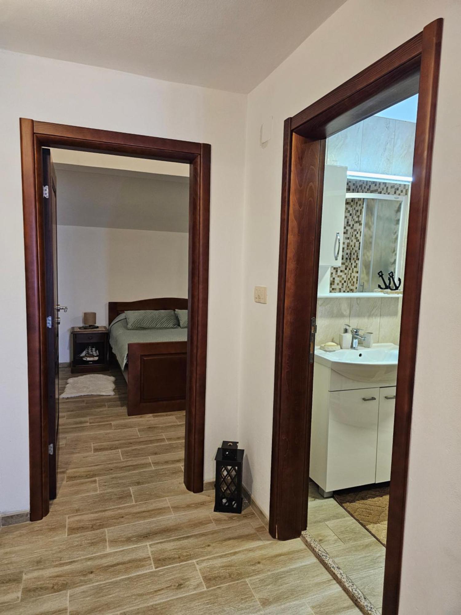 Apartments Nadja Kotor Bagian luar foto