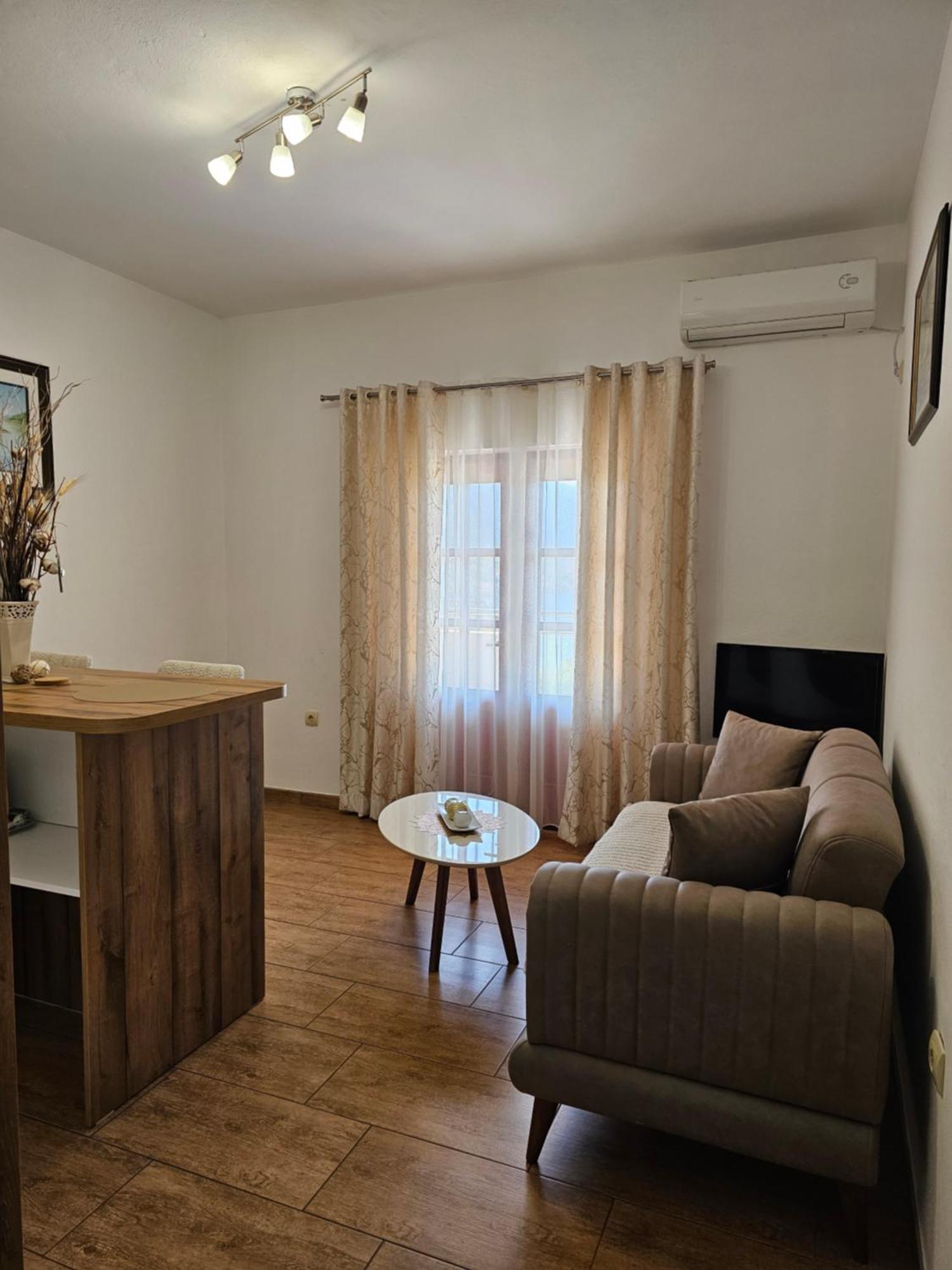 Apartments Nadja Kotor Bagian luar foto