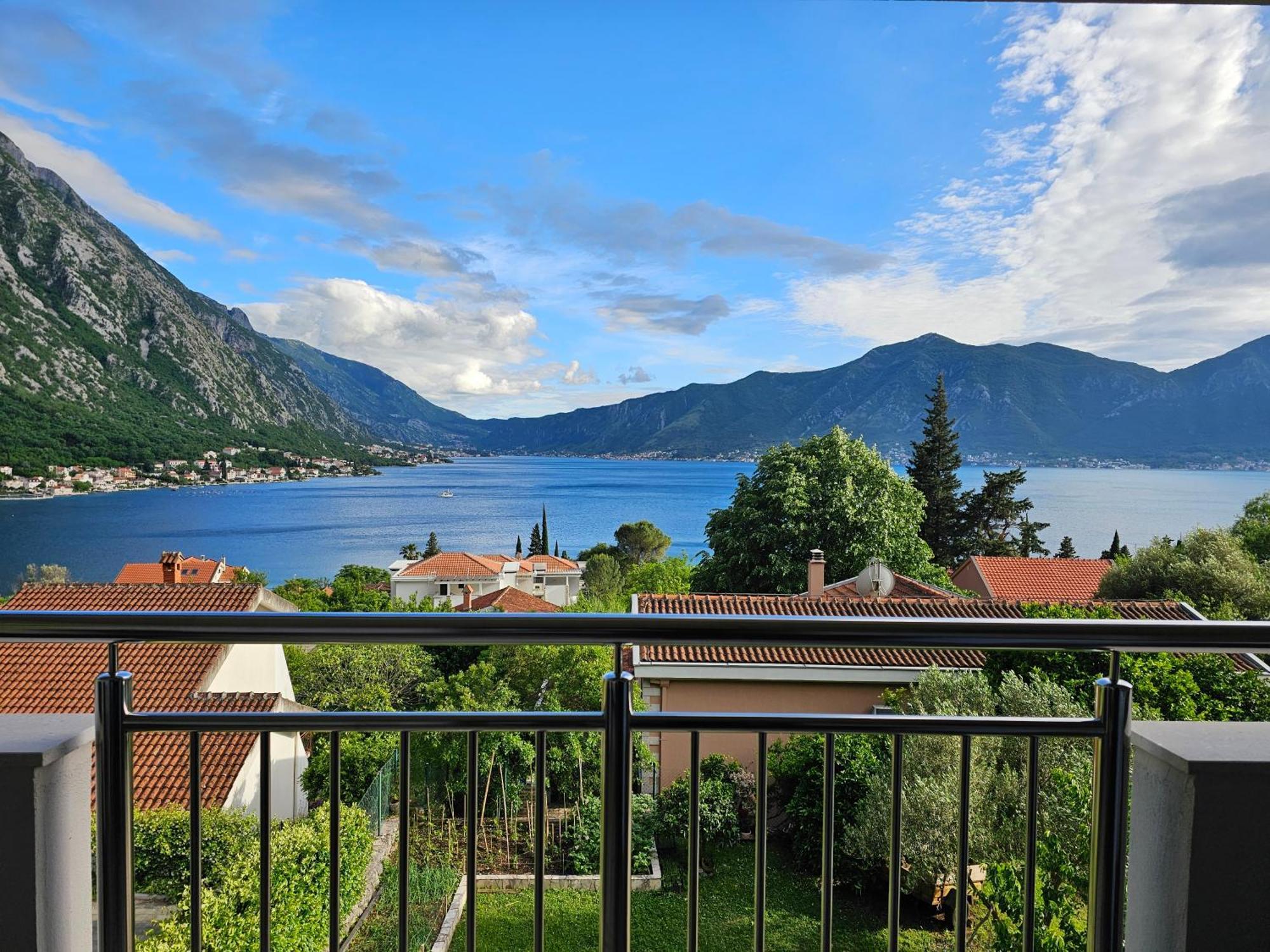 Apartments Nadja Kotor Bagian luar foto
